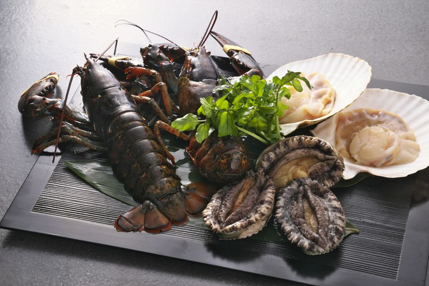 地産食材をふんだんに取り入れたメニューをお楽しみ頂けます