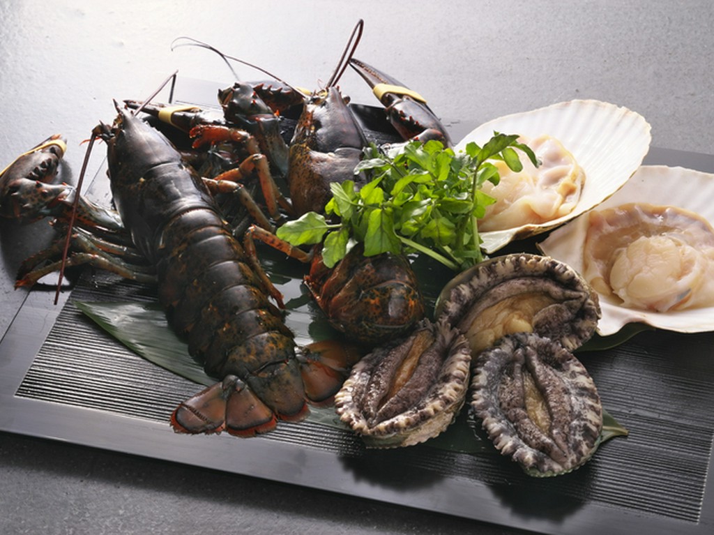 地産食材をふんだんに取り入れたメニューをお楽しみ頂けます