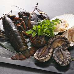 地産食材をふんだんに取り入れたメニューをお楽しみ頂けます