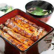 秘伝のタレで焼いたうな重