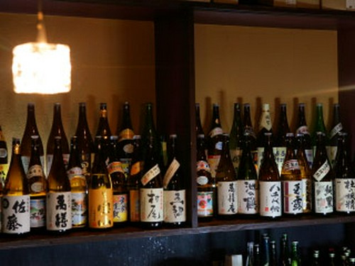 こだわりの芋焼酎を80種以上取り揃えております。