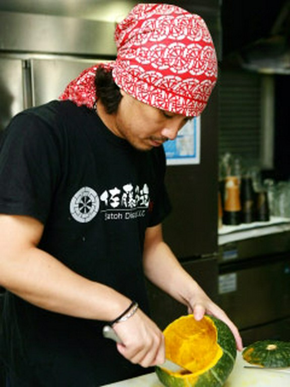 大将自ら腕を振るったこだわりの料理をご堪能下さい。