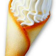 超濃厚なソフトクリーム特製ラングドシャとミルキーなクリームを堪能できますよ！　箕面店の新しい名物