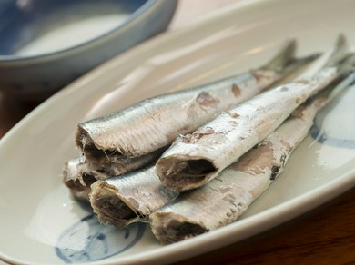 金沢なまりのネーミング『いわしの塩うで』は金沢ならではの一品