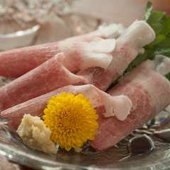 能登のくじらのお腹の皮のお刺身