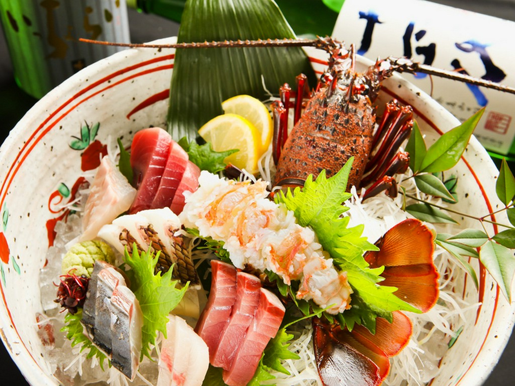 旬の味わいをたっぷり＆リーズナブルに『季節のお刺身盛合わせ』