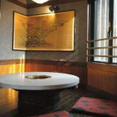 お座敷、小上がり席、テーブル席、宴会場各種完備