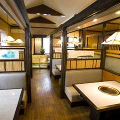 テーブル席でご家族で♪