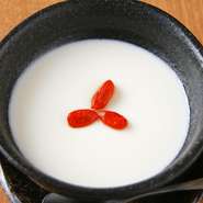 ツルッ・トロッ・プルッののどごしと、クリーミーな味わいで人気の、至福のデザートです。