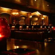 ＪＡＺＺが流れ、雰囲気は大人のＢＡＲ。
