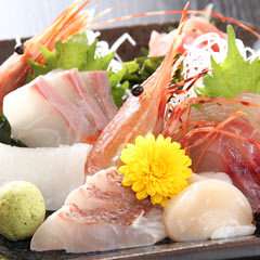 沼津港より鮮度抜群の魚を取り揃えてます。