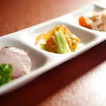 クラゲ冷菜・棒棒鶏・チャーシュー