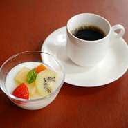 ドリンク＆ミニ杏仁豆腐（ランチ限定）