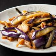 茄子と豚肉のピリ辛炒め　800円