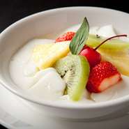 杏仁豆腐　350円