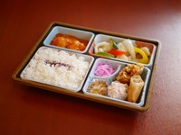 海老チリ、春巻きなど人気の中華メニューが楽しめるお弁当です
※前日までのご予約をお願いいたします
※2個からご予約承ります