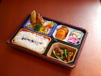 中華を堪能できるお弁当です。セミナー、会議での予約人気№1です
※前日までのご予約をお願いいたします
※2個からご予約承ります