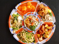 人気中華の盛り合わせを4人前からご用意いたします
※前日までのご予約をお願いいたします
4人前・・・6,000円
5人前・・・7,500円
6人前・・・9,000円