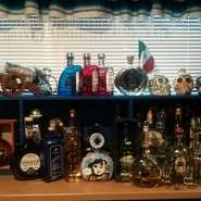 珍しいメキシコのビールが10種類以上。プレミアムテキーラは100種類以上。
日本未輸入の品も多くあります