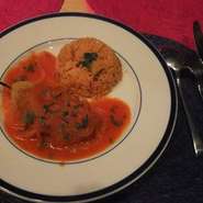 当店の料理はメキシコ人を初めメキシコに詳しい方々に好評です。手造り無添加。愛情たっぷり。100種以上のプレミアムテキーラと共に、現地のスパイスを惜しみなく使った料理をご堪能下さい。