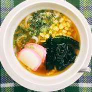 奈良養鶏さんのたまごを使用した優しいお味のうどんです

お子様セットのお飲み物は
カルピス、メロンソーダ、オレンジ、アップル、グレープフルーツの中から1杯お選びいただけます