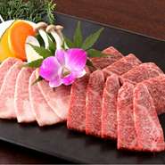 カイノミ・ササミ・上トロカルビ・焼き野菜の盛り合わせです。カルビ好きにはたまりません！