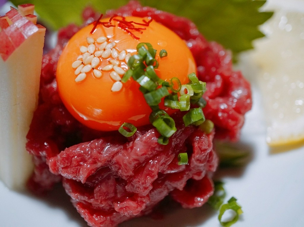 桜ユッケ