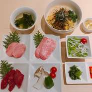 上タン、上カルビ、ランチハラミ 130g
ミニビビンバ、焼野菜、オーギョーチ、ソフトドリンク１杯付【ランチドリンクからお選びください】

【ミニビビンバは普通盛に変更サービス】