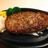 オニオンソース  250g

サラダ・漬もの・ライス・スープ付

ご注文いただいてから調理するので15分ほどお時間を頂戴します