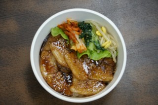 イベリコ豚カルビ丼