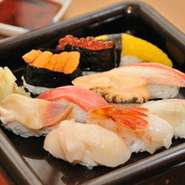 札幌中央市場から新鮮なネタを仕入れてご提供しています。