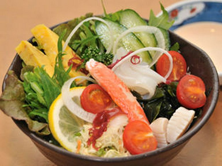 和風サラダ ボリューム満点のサラダです。