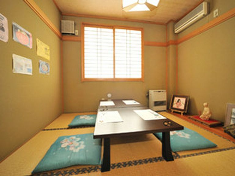 個室は接待、顔合わせにも最適です。