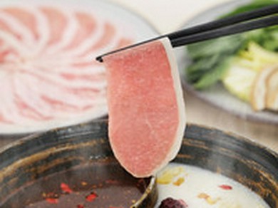 当店名物「薬膳不老長寿鍋」