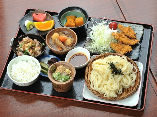 やまき醤油蔵 東広島本店 西条 東広島 うどん のグルメ情報 ヒトサラ