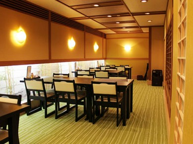 会席料理の一品を気軽にテーブル席でお愉しみ下さい
