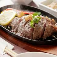 極上の近江牛のステーキです。近江牛のジューシーな旨みを是非ご堪能下さいませ＜近江牛ロース150g＞。少し贅沢なランチやディナーに最適です。
