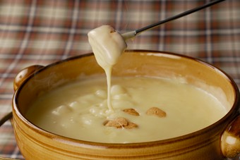 ・ チーズフォンデュ