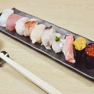 お好みに合わせて一貫からでも握ってくれる新鮮な寿司。お食事の締めくくりにもおすすめです。