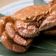 毛がに 活イカ うに 八角 アスパラなど道産食材を豊富にご用意