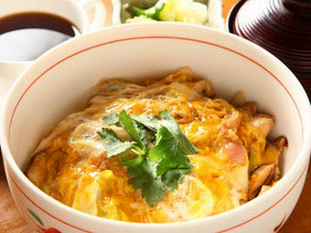 こだわりの親子丼（お椀・お新香・コーヒー付）