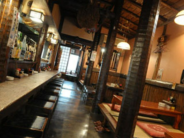 奥に長〜い店内