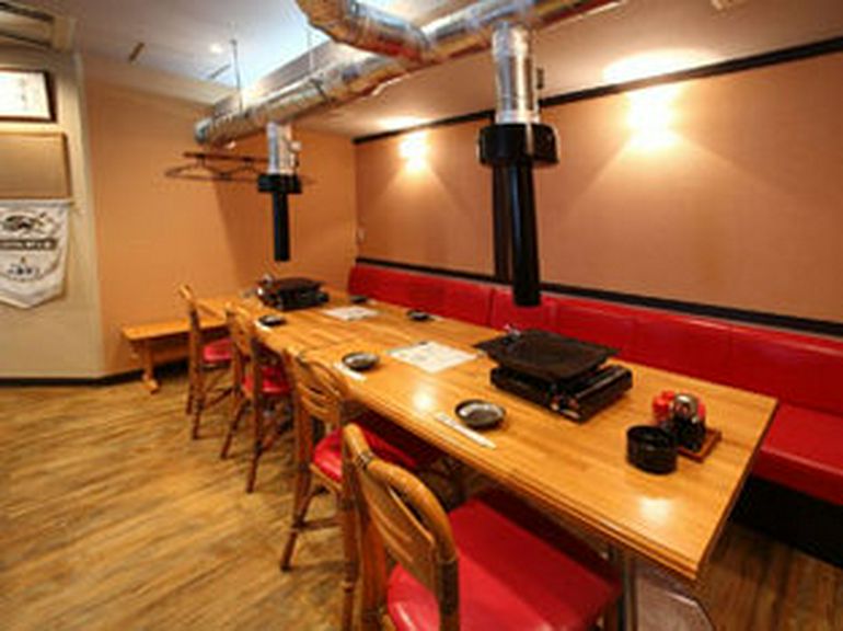 テーブルは16席です。