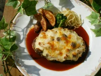 きのこが入った豆乳仕立てのヘルシーなハンバーグをぜひご賞味下さい