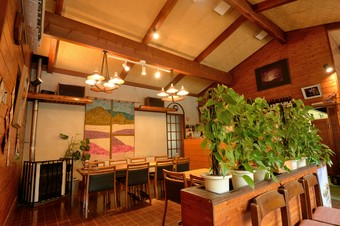 家族そろって過ごす大切なひとときを、自然に囲まれた隠れ家で