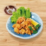 コリコリの軟骨をスパイシーな味付けに！
