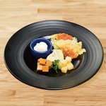 クリームチーズ・カマンベール・モッツァレラ・パルミジャーノ・ブラウンチーズが楽しめます！