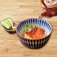 梅、紅鮭、明太子とご用意。