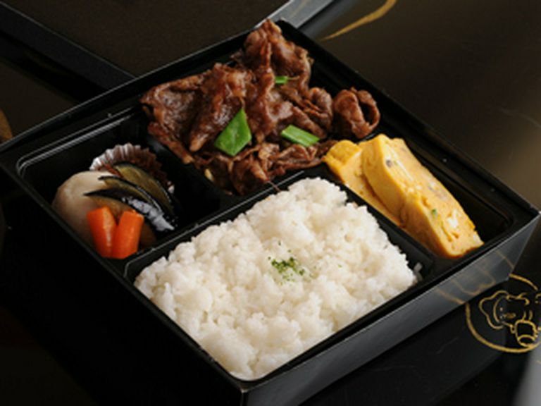 彩り牛弁当