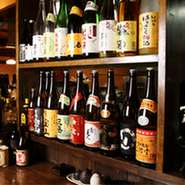 多種多様の梅酒、焼酎、日本酒をご賞味あれ。